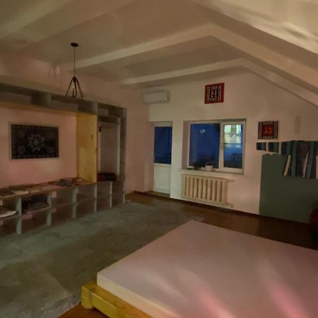Kuduk Cultural Residence Bishkek Esterno foto