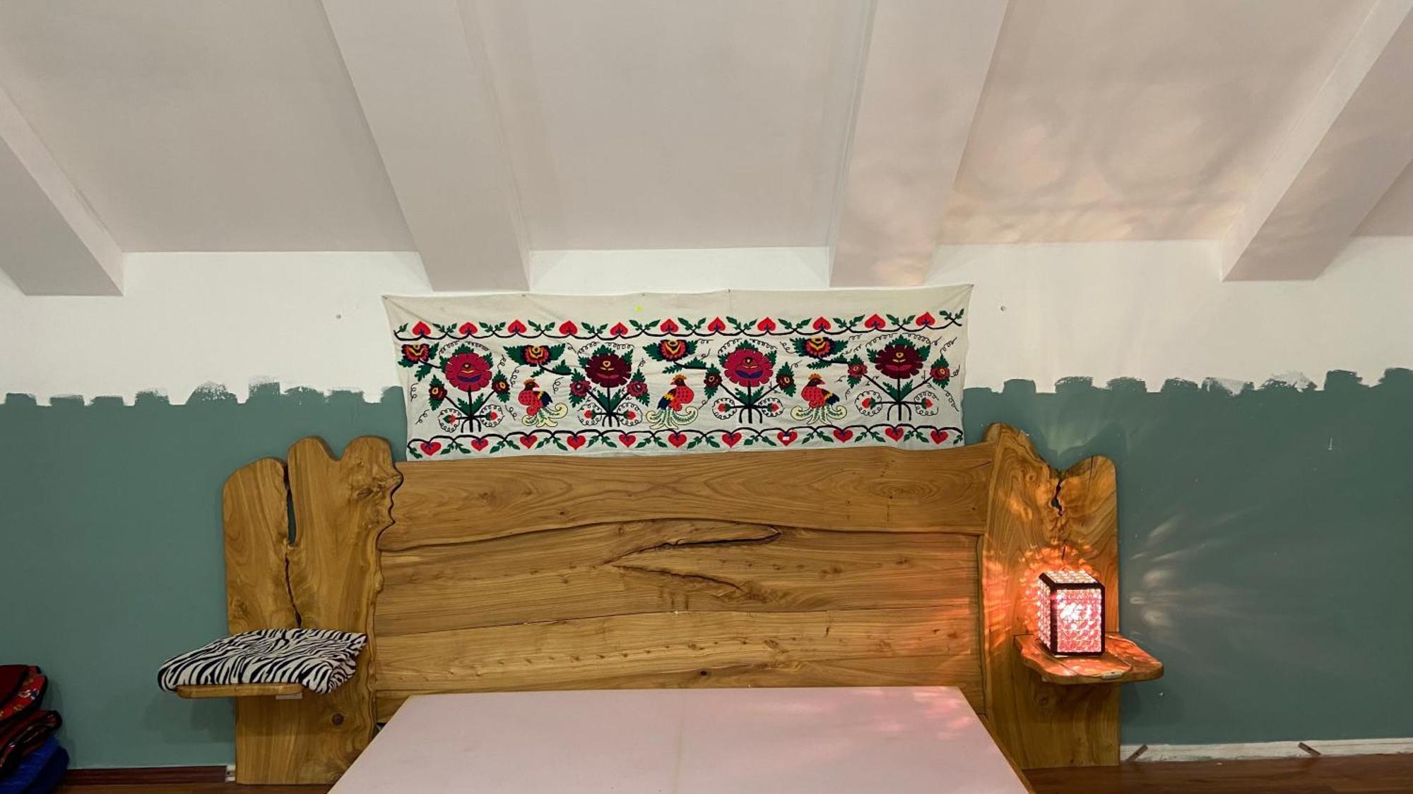 Kuduk Cultural Residence Bishkek Esterno foto